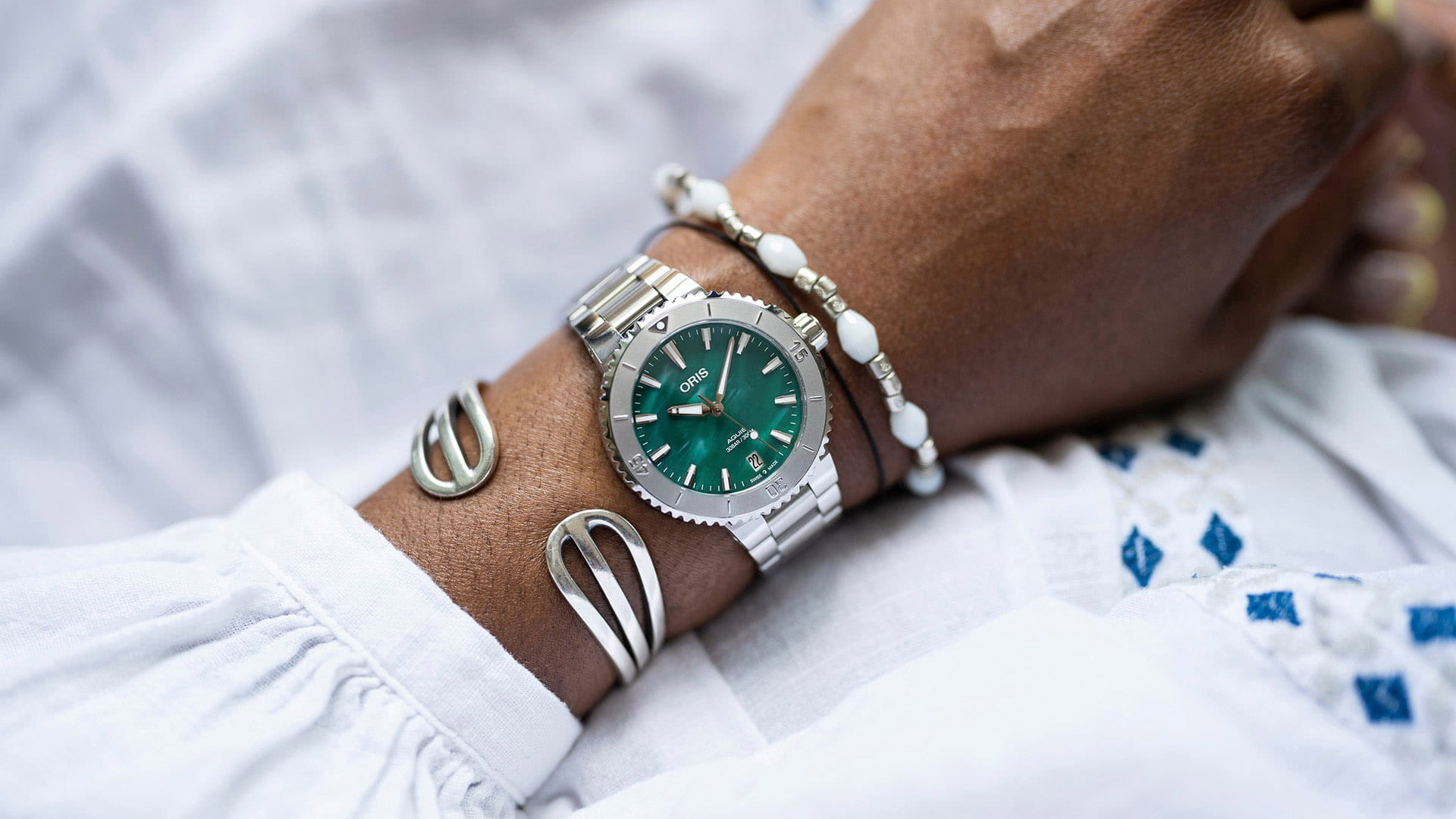 Oris Oris Aquis Oris X Bracenet 01 733 7770 4137-07 8 18 05P женские часы зеленый циферблат на запястье